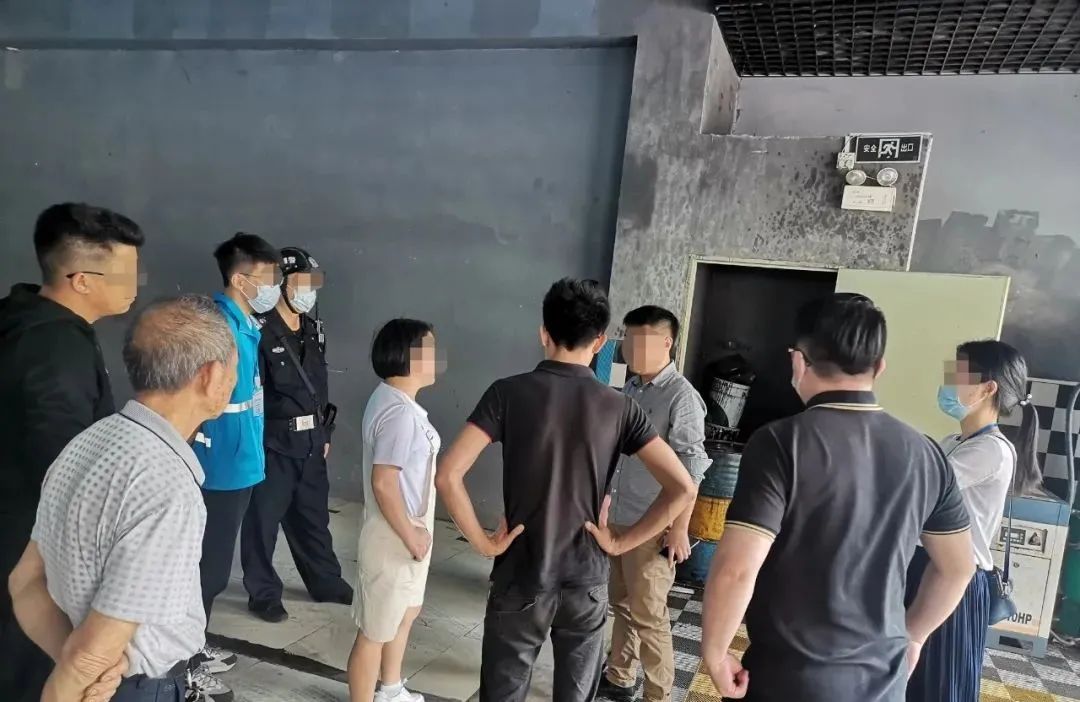 廢機油屬于危險廢物！一汽車公司交給無證經(jīng)營者處置最少罰60萬元！新固廢法時代危廢倉庫建設參考標準！不想被罰趕緊看！